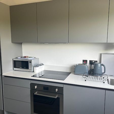 Luxurious Short Stay Flat In Milton Keynes Zewnętrze zdjęcie